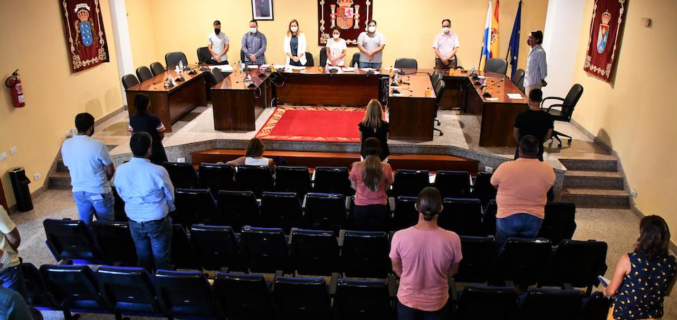 Minuto de silencio en el pleno ordinario de Mog&aacute;n. MASPALOMAS AHORA