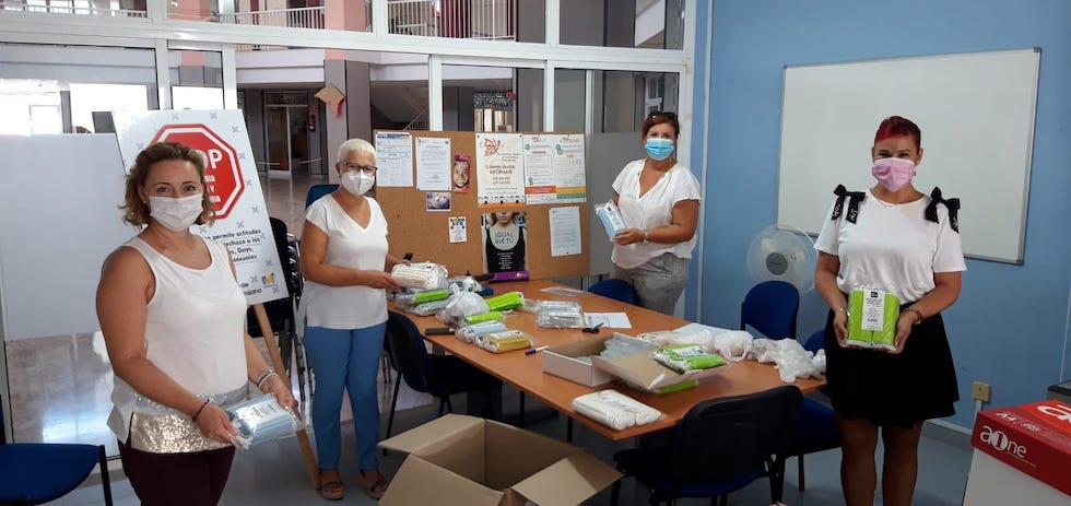 Entrega de mascarillas. MASPALOMAS AHORA