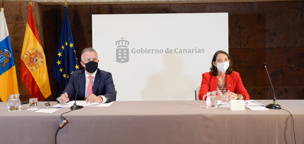El presidente del Gobierno canario, &Aacute;ngel Victor Torres, y la ministra de Turs&iexcl;ismo, Reyes Maroto | ACFI PRESS