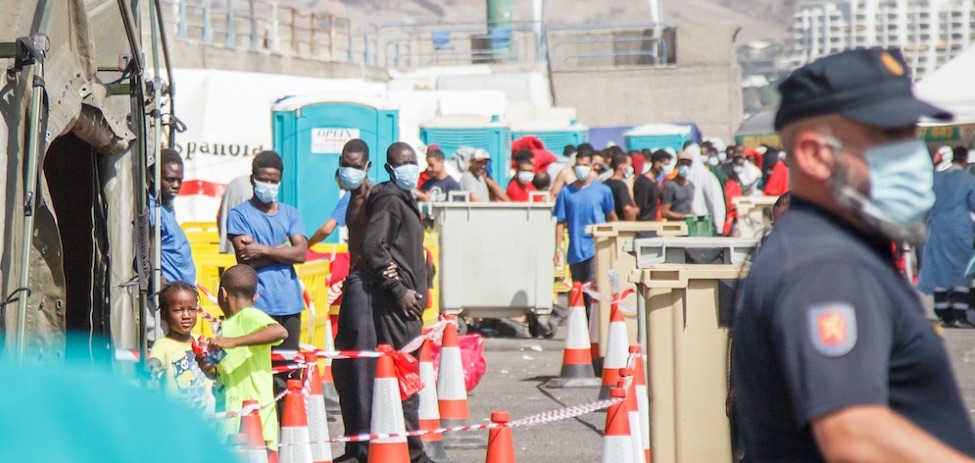 Migrantes en el Muelle de Arguinegu&iacute;n | ACFI PRESS