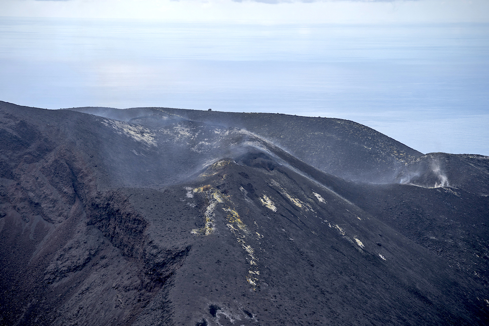 Vista al cono del volcán. Imagen de archivo