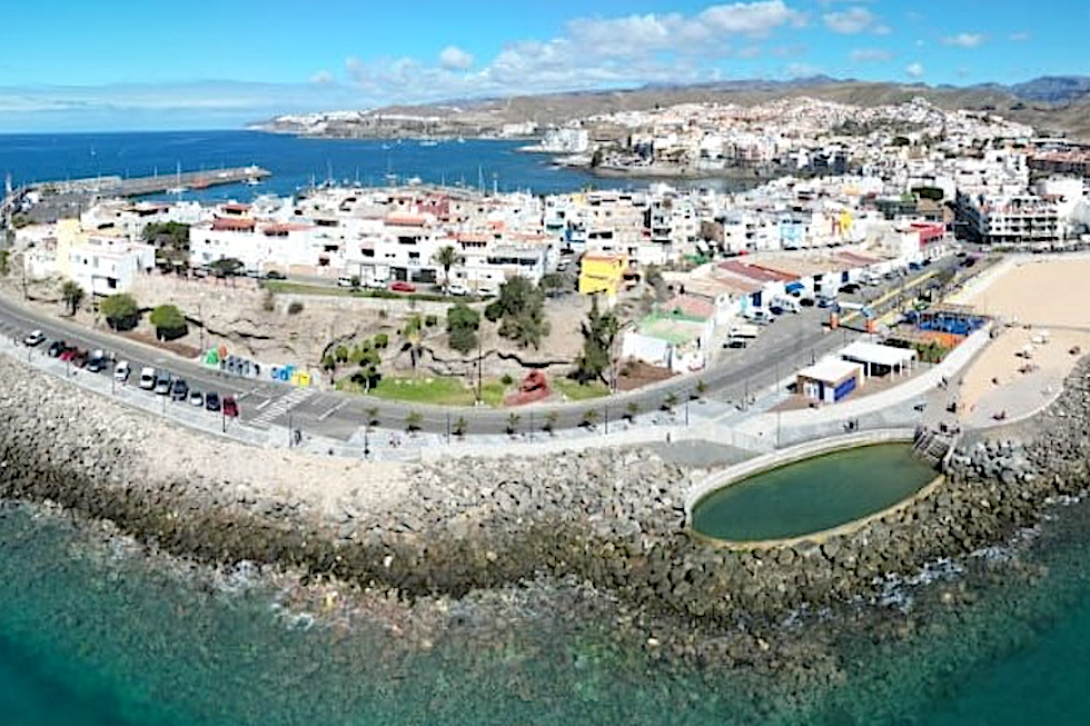 Vista aérea del casco marinero de Arguineguín