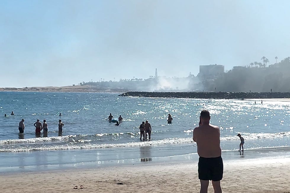 El humo pudo ser visto desde la playa de El Cochino (San Agustín)