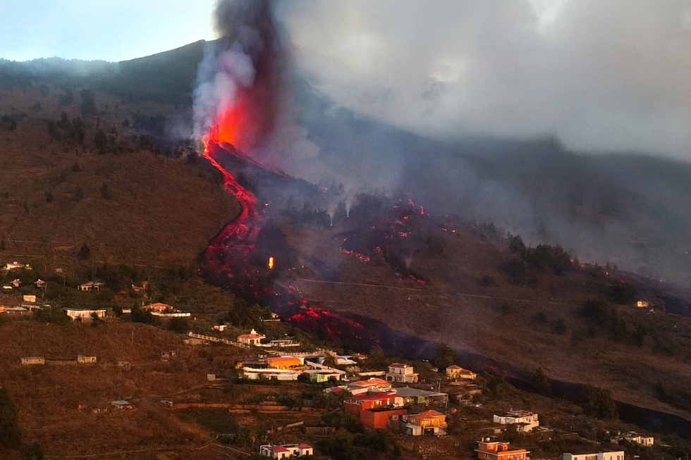 Inicio de la erupción junto a El Paraíso