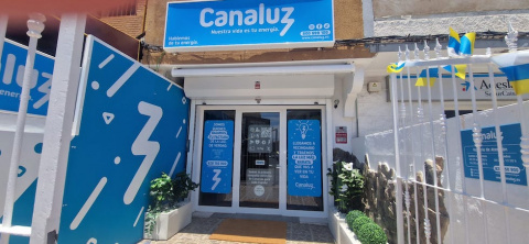 Canaluz ofrece en su nueva tienda de Vecindario atención individualizada y asesoramiento gratuito sin cita previa. / HADA CASADO.