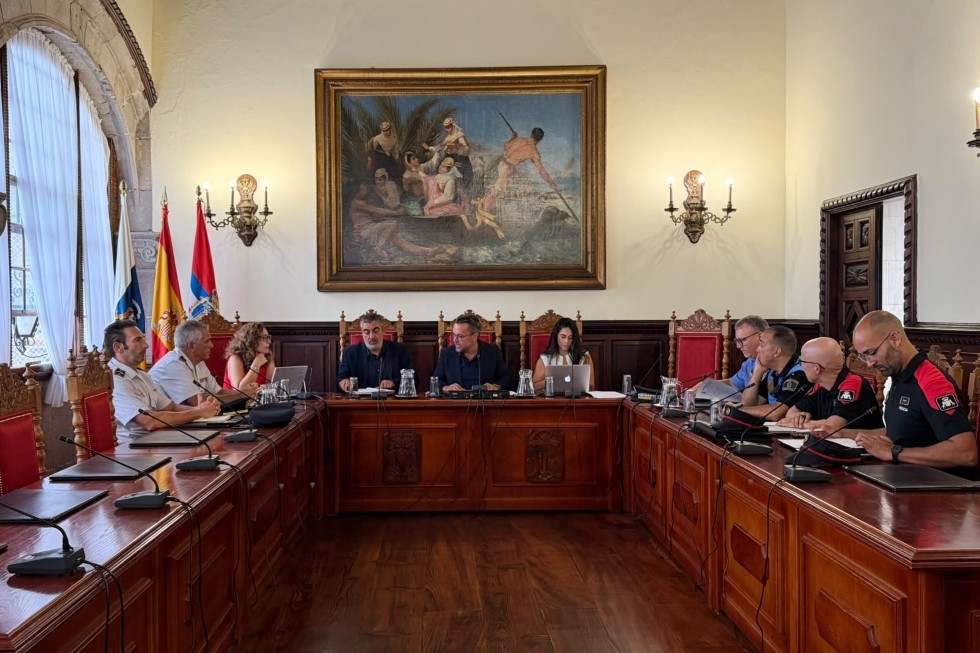 Santa Cruz de La Palma acuerda reforzar la presencia policial en el barrio de Calcinas tras la Junta Local de Seguridad