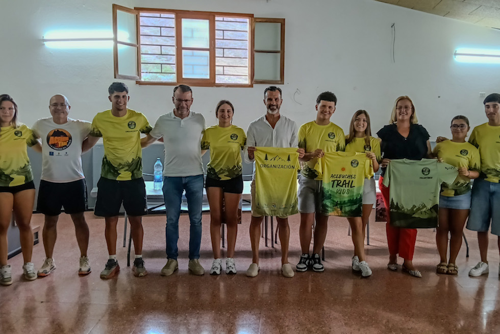 Organización de la Acebuches Trail  y concejales