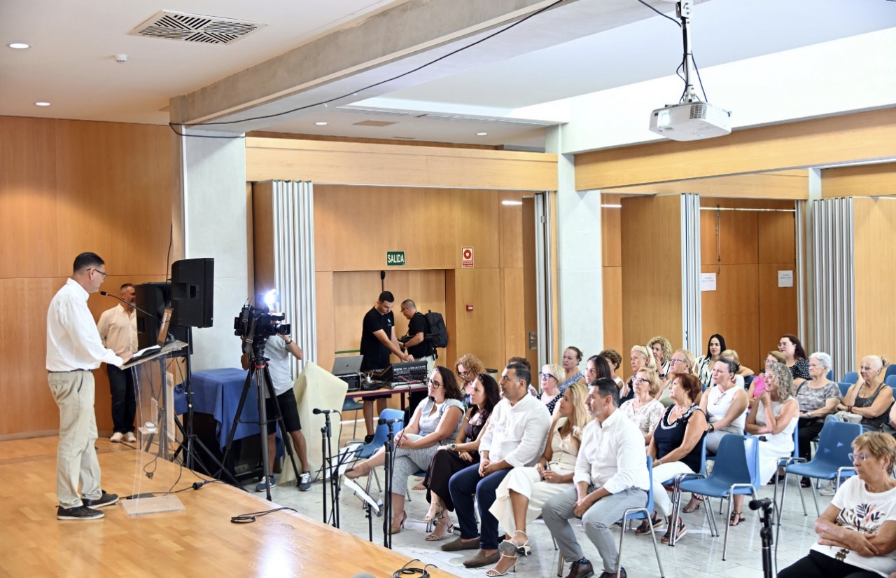 San Bartolomé de Tirajana aborda la soledad y la sobrecarga de quienes cuidan a personas con Alzheimer