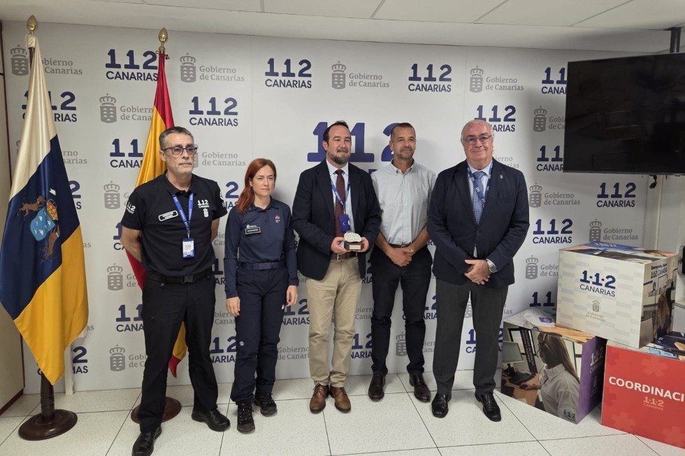 El 112 Canarias recibe un reconocimiento de la NASA por su colaboración en el proyecto Artemis