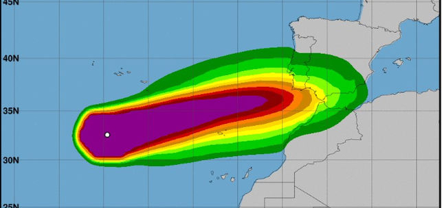 &Uacute;ltima proyecci&oacute;n de la Agencia Nacional de Huracanes de Miami que pronostica una trayectoria de 'Leslie' alejada de Canarias.