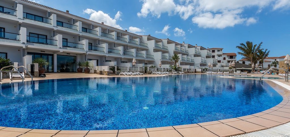 Hotel Roca Negra.