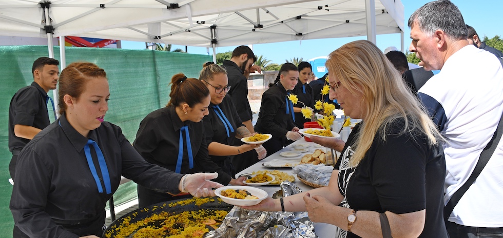 PFAE Servicios de Bar y Cafetería II en el Día Mundial de la Salud Mental en Arguineguín.