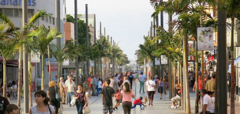 Avenida de Canarias en Vecindario | MASPALOMAS AHORA