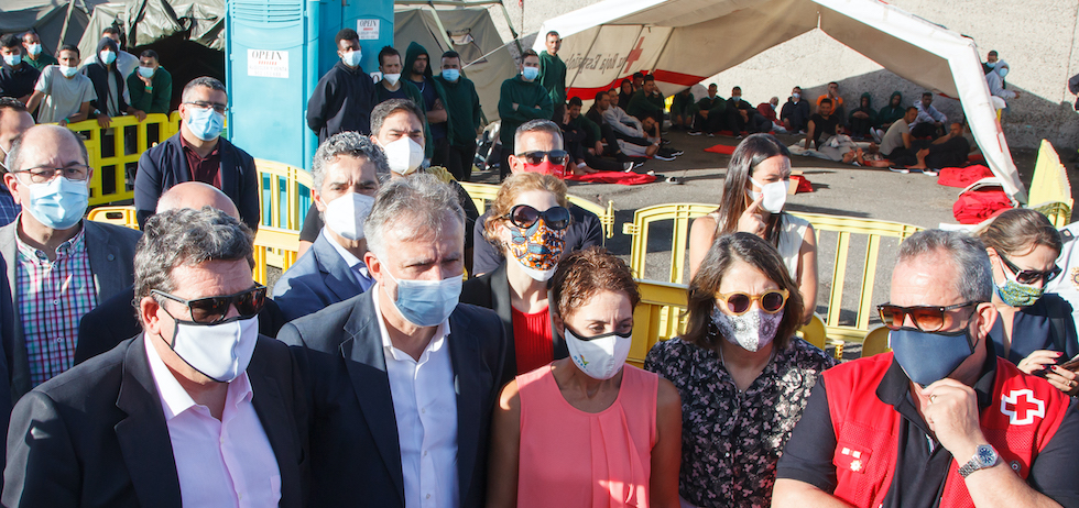 El ministro Jos&eacute; Luis Escriv&aacute; visita el Muelle de Arguinegu&iacute;n | ACFI PRESS