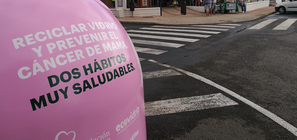 Uno de los contenedores a la puerta del mercado de Telde. MASPALOMAS AHORA