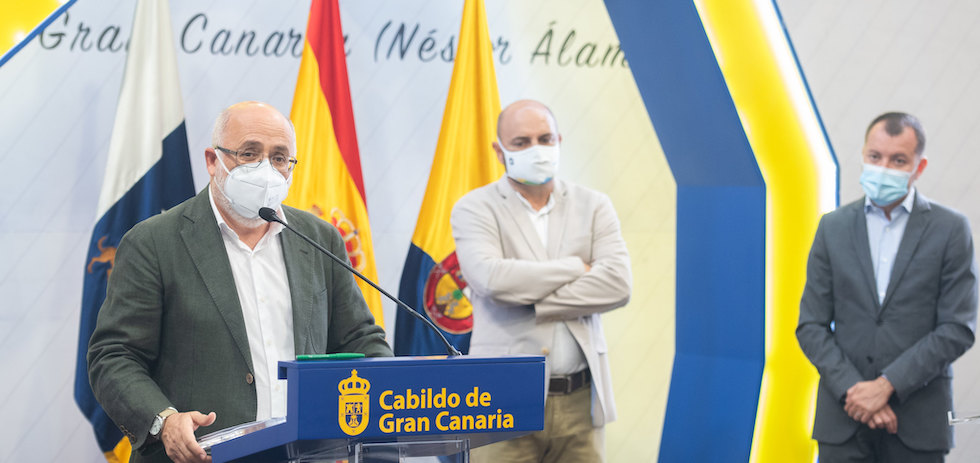 El presidente de El Cabildo, Antonio Morales,  Carlos Álamo y Teodoro Sosa. MASPALOMAS AHORA
