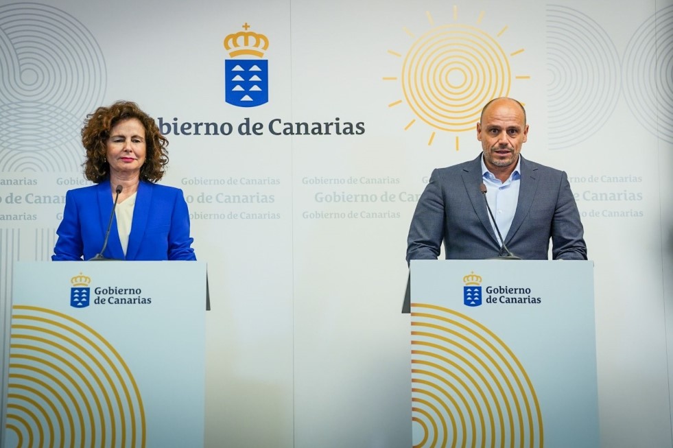 Matilde Asian junto a Alfonso Cabello en la presentación del anteproyecto de Ley Presupuesto General de la Comunidad Autónoma para 2024