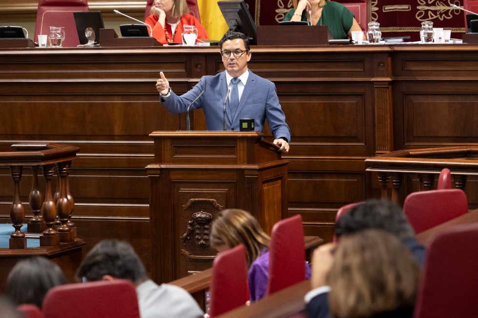 Pablo Rodríguez en el Pleno del Parlamento regional