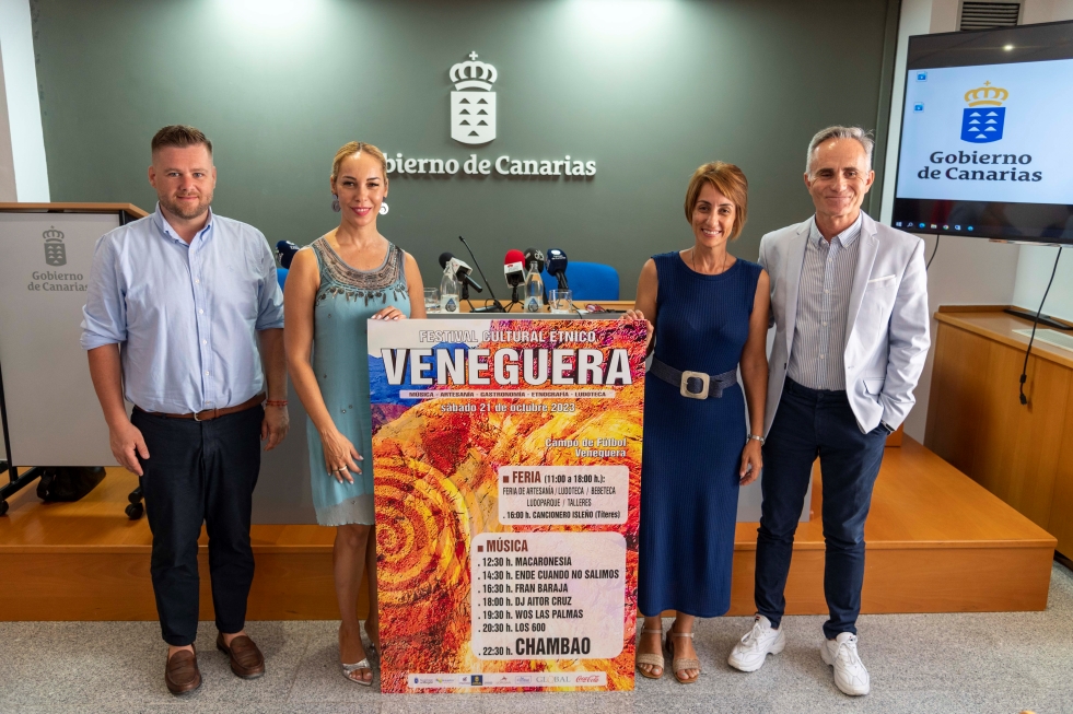 De izquierda a derecha, Mencey Santana, Guacimara Medina, Onalia Bueno y Horacio Umpiérrez. Presentación Festival Cultural Étnico Veneguera 2023
