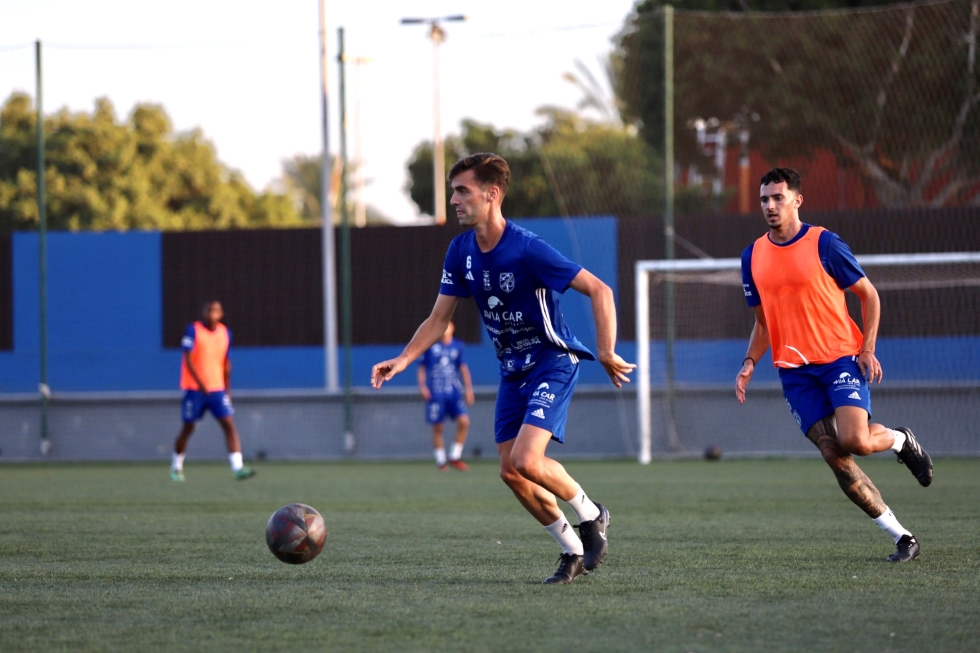 Entrenamiento de la UD San Fernando. RRSS