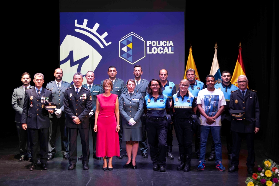 Onalia Bueno junto con los reconocidos