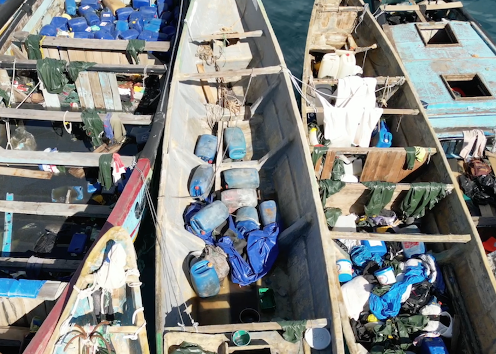 Cayucos en el muelle de Arguineguín