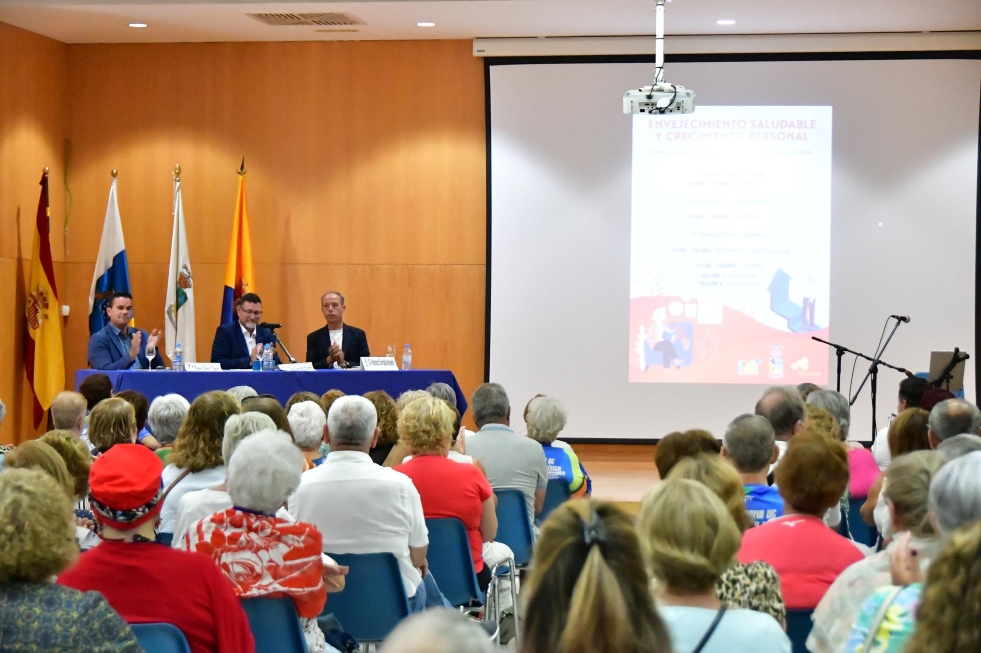 inauguración de las jornadas "Envejecimiento saludable y crecimiento personal"