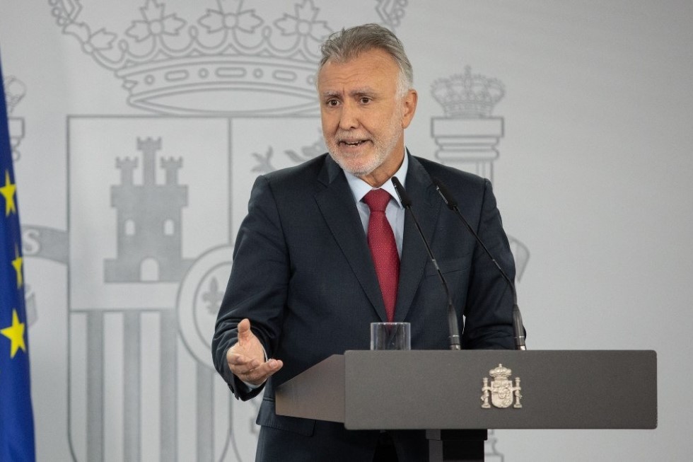 Ángel Víctor Torres. RR.SS.