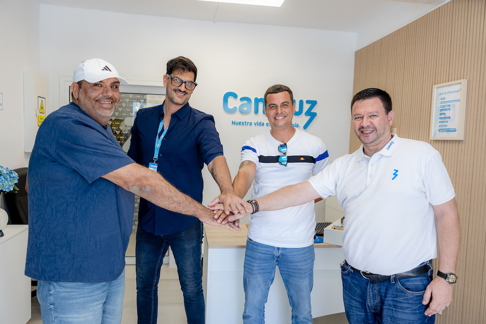 Javier Barreto, patrón del Unión Arenales, Javier Sánchez, gerente de Canaluz Vecindario, Ibán Miranda, presidente del Club Unión Arenales, Héctor M. Pérez Quevedo, director de Comunicación y Market