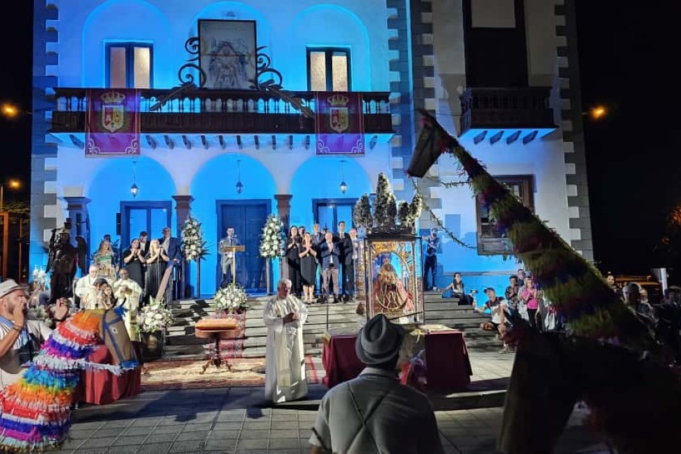 Tazacorte celebra el emotivo reencuentro de la Virgen de las Nieves y San Miguel Arcángel