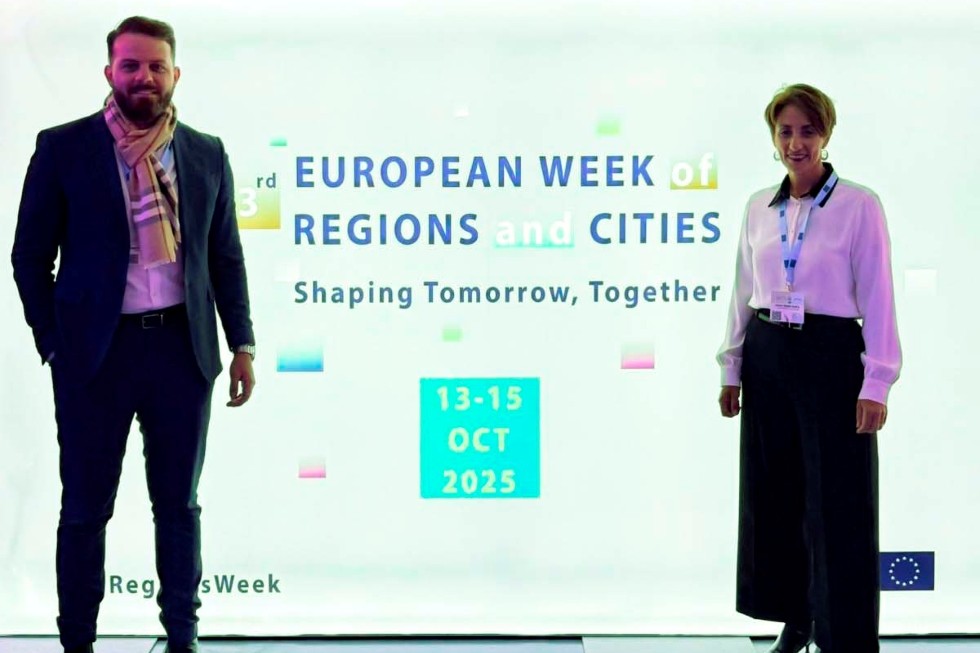 Eduardo Álamo y Onalia Bueno en la Semana Europeas de las Regiones y las Ciudades