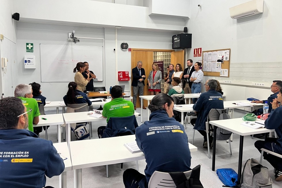 Visita de la consejería de Empleo a Femete