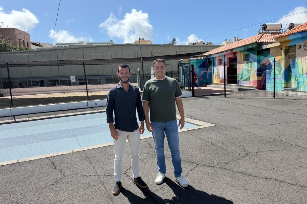 El PP impulsa la eficiencia energética de Llano Tesa con la nueva marquesina fotovoltaica
