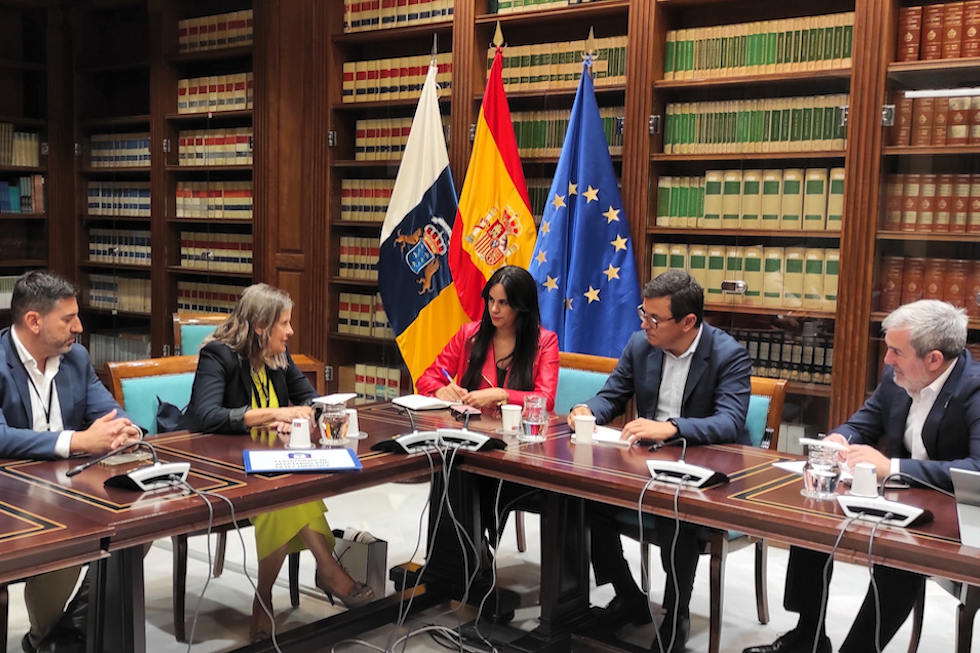 Reuni&oacute;n de Marichal y Doreste con Espino, Rodr&iacute;guuez y Clavijo. Imagen de archivo