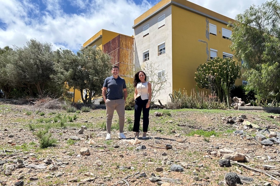 Luc&iacute;a Jim&eacute;nez y Marichal en Lomo Maspalomas donde se construir&aacute;n futuras viviendas municipales | Maspalomas Ahora