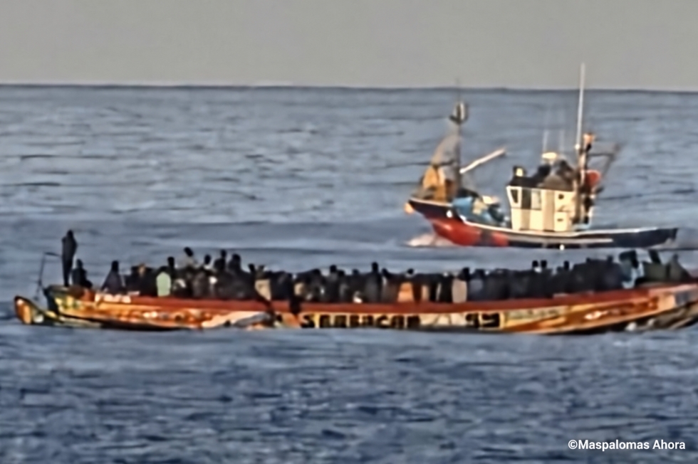 Patera de migrantes frente a El Pajar | Maspalomas Ahora