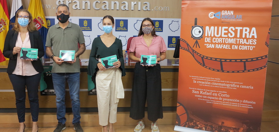 De izq a dcha, Yaiza Pérez, Agustín Domínguez, Guacimara Medina y Ariadna Ramírez.