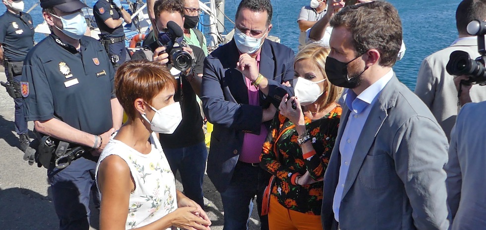 Pablo Casado (PP) visita el Muelle de Arguinegu&iacute;n | ACFI PRESS