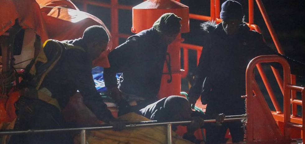 llegada de un grupo de inmigrantes al puerto de Arguineguín (Gran Canaria) tras ser rescatados por Salvamento Marítimo.Elvira Urquijo A.EFE