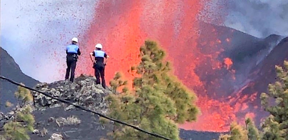 La Pol&iacute;cia Local durante la emergencia volc&aacute;nica.