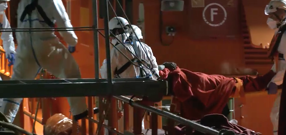 Llegada de inmigrantes de madrugada (archivo). ACFI PRESS