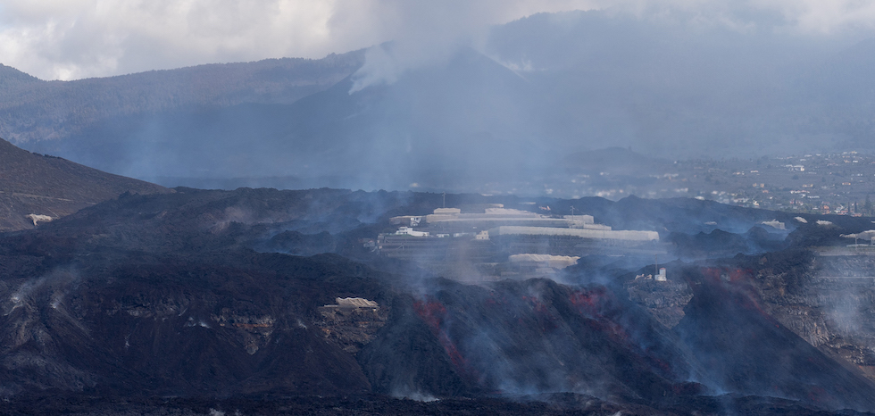 Pevolca recuerda la restricci&oacute;n de acceso a la zona de exclusi&oacute;n para garantizar la seguridad. ACFI PRESS
