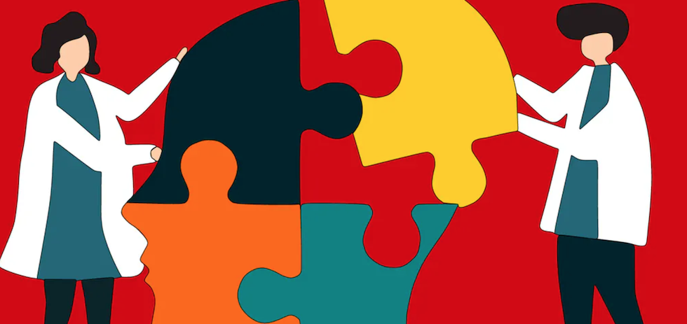 Shutterstock / Rajawali 69