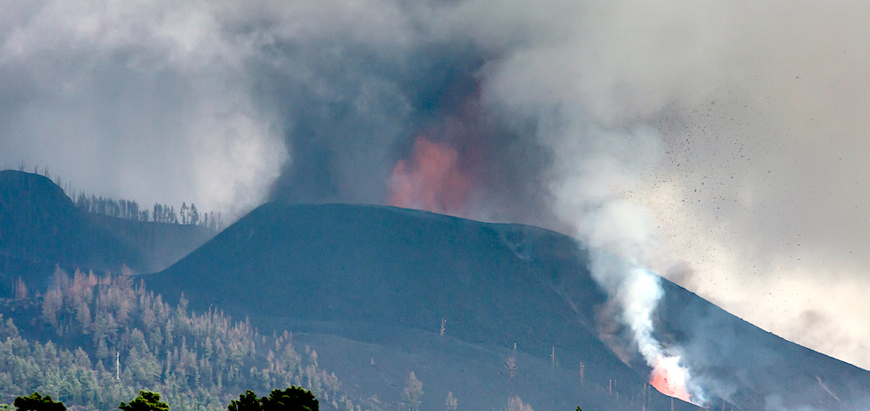 Erupción del volcán. ACFI PRESS