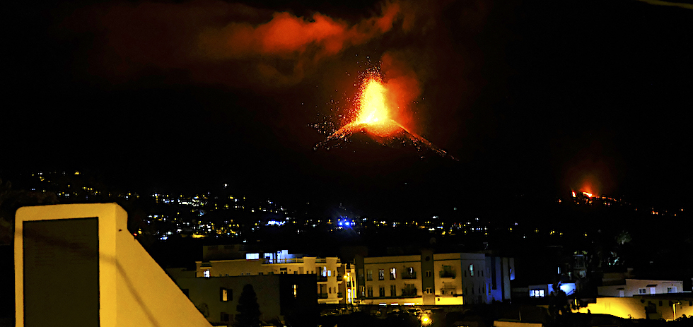 Actividad del volc&aacute;n durante esta noche. ACFI PRESS