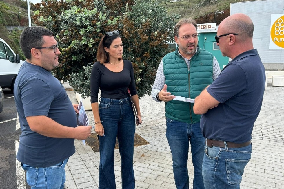 El Cabildo impulsa la sostenibilidad con la instalación de puntos de recarga para vehículos eléctricos en Puntallana y El Paso