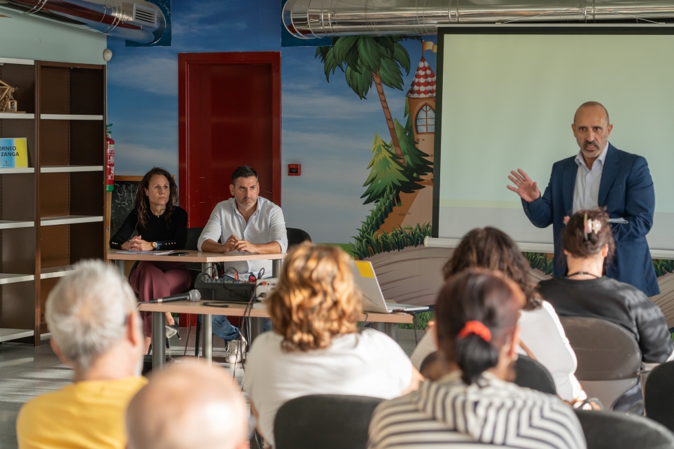 Reunión con los vecinos de El Castillo. Maspalomas Ahora