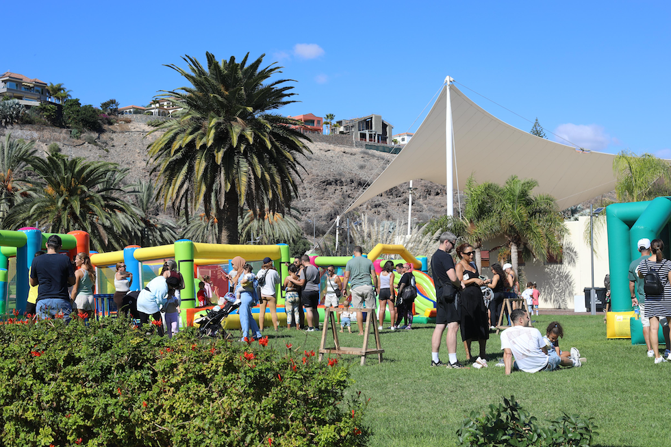 Familias disfrutando del encuentro vecinal | Maspalomas Ahora