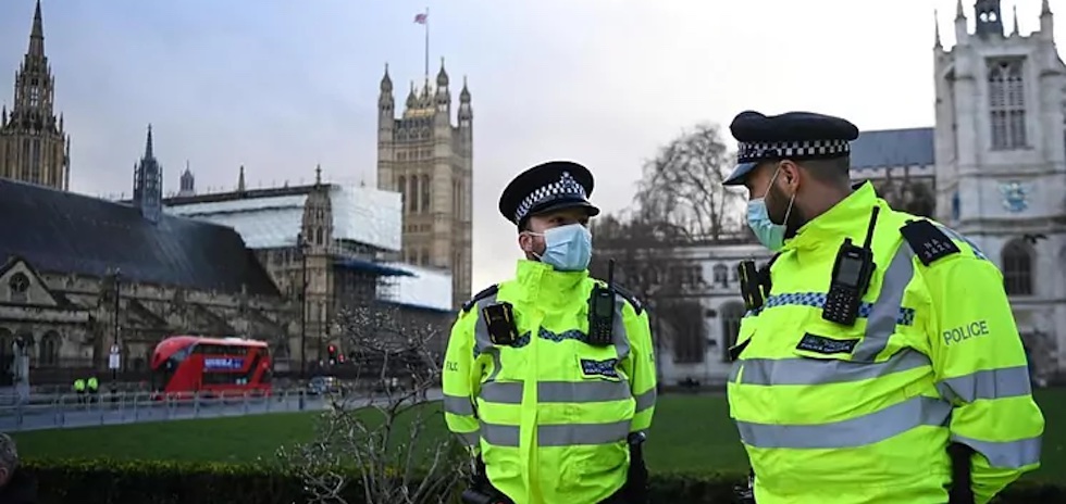 Dos policías en Londres | EFE