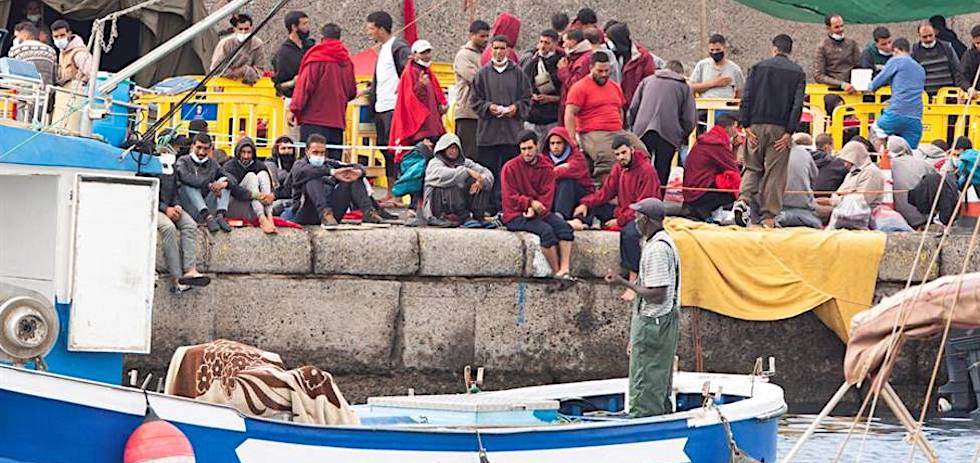 Inmigrantes en Arguineguín. EFE